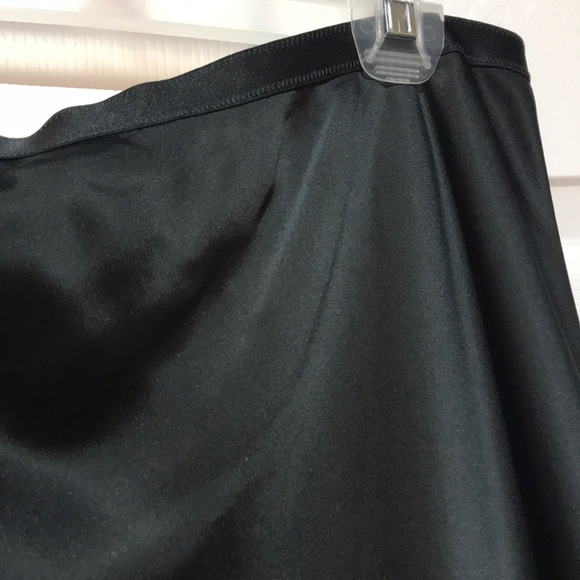 Silk skirt - Picture 2 of 3